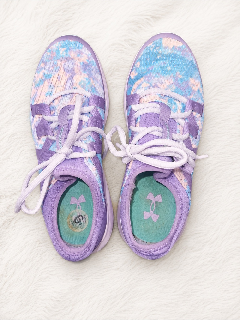 Under Armour Girls Size 6Y Running Shoes Pastel Tie Dye Athletic Sneakers - Picture 5 of 7
